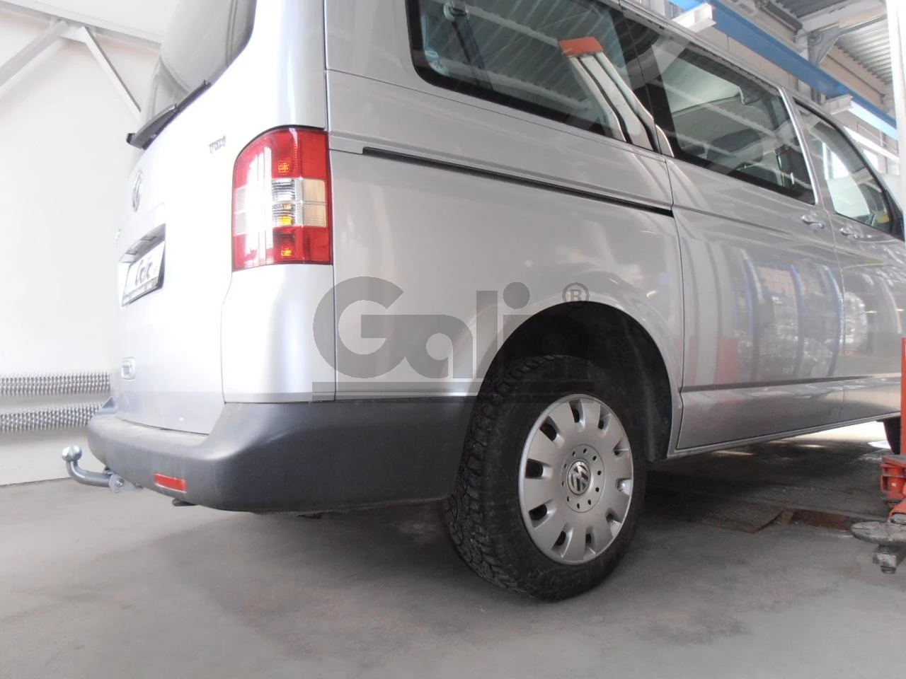 Фаркоп оцинкованный Volkswagen Transporter / Caravelle / Multivan T5 2003-2015, T6 2015-, включая 4WD, включая модели с парктрониками быстросъемное крепление шара - 3